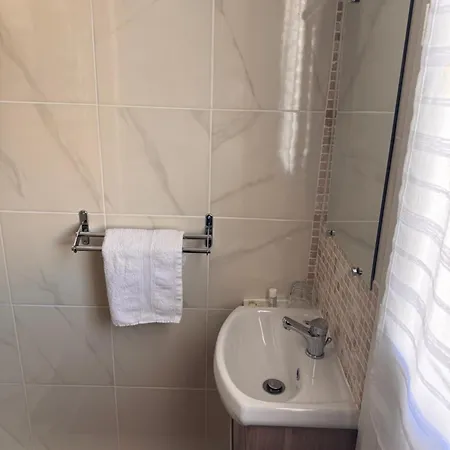 Le Chemin Neuf Hotel