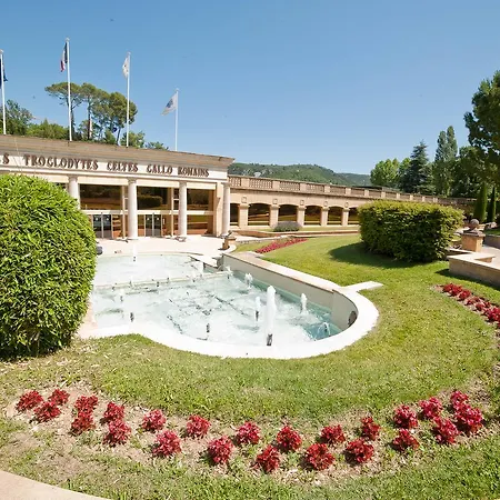 Le Chemin Neuf Hotel