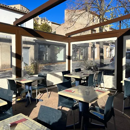 Le Chemin Neuf Hotel *