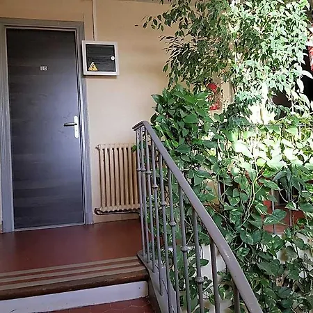 Le Chemin Neuf Hotel *