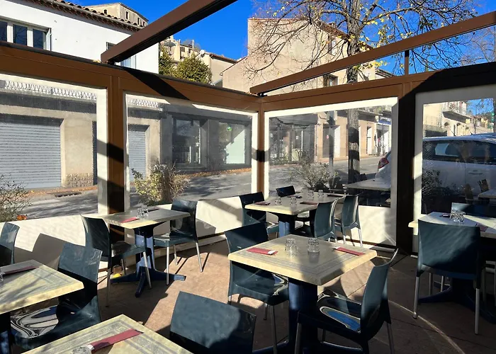 Le Chemin Neuf Hotel *