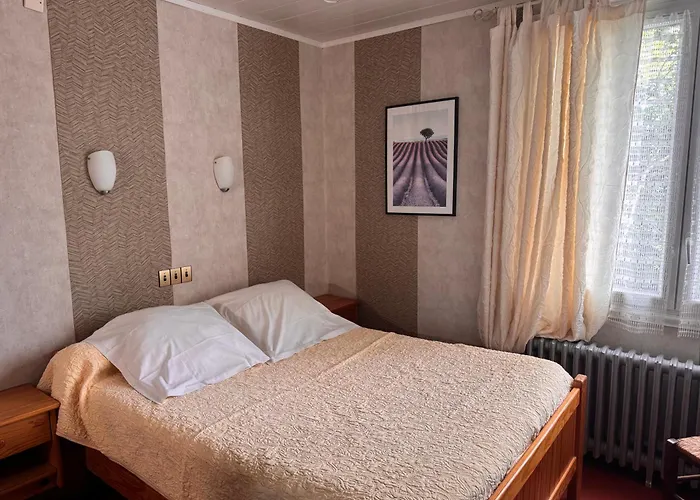 Le Chemin Neuf Hotel