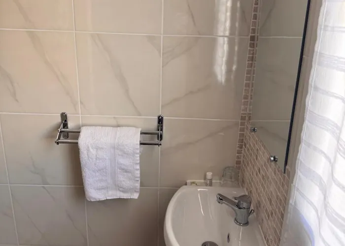 Le Chemin Neuf Hotel