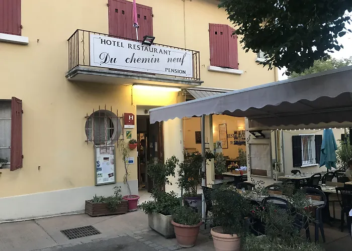 Le Chemin Neuf Hotel *