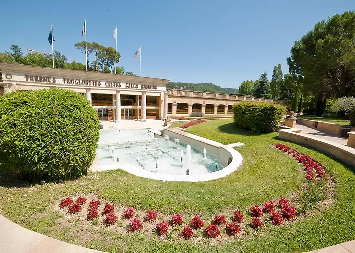 Le Chemin Neuf Hotel